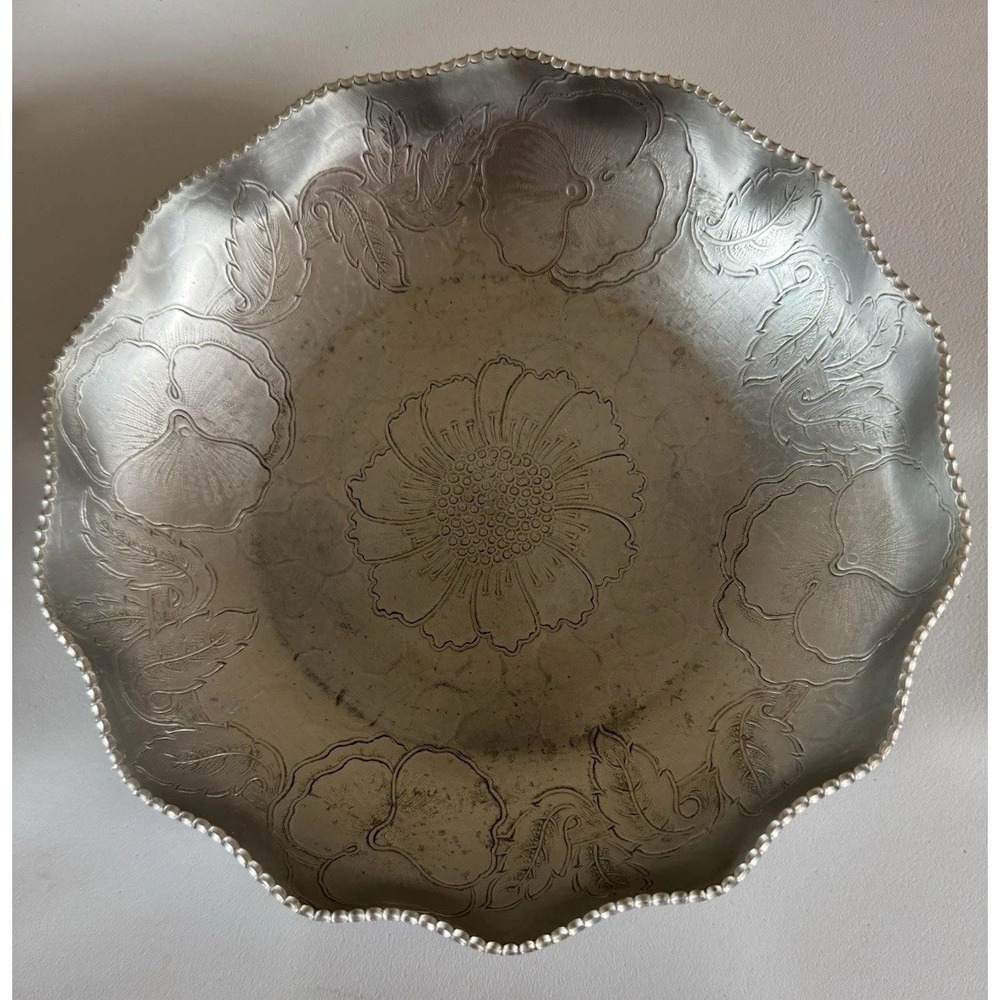 Vintage Hand Wrought Aluminum Floral Bowl Beaded Edge 8" MCM‎ Centerpiece - Picture 5 of 7